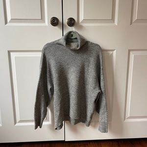 h&m simple turtle neck grey sweater - not itchy